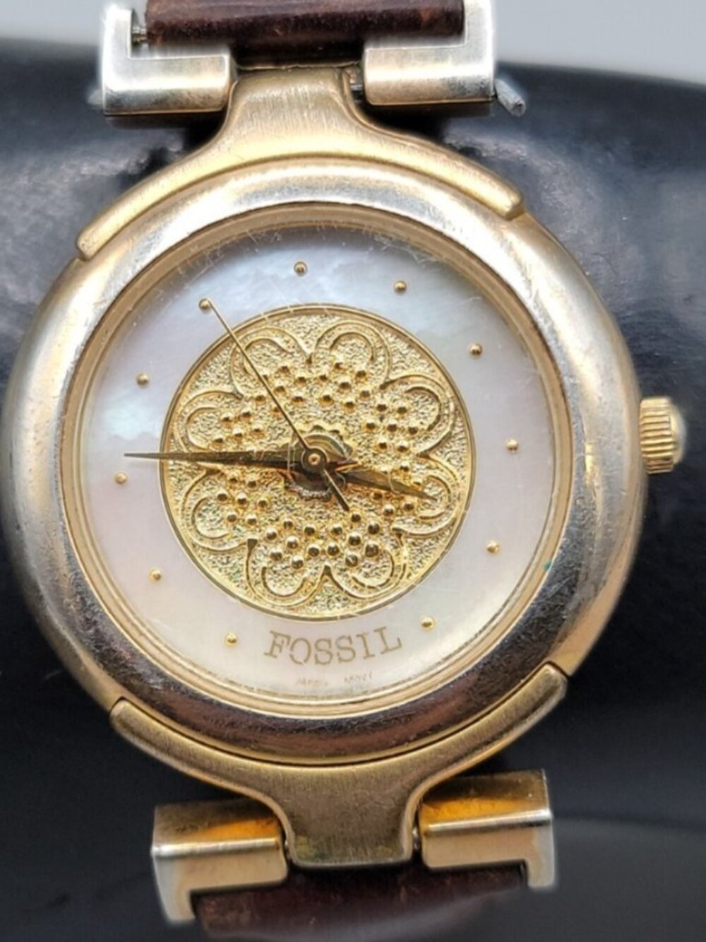 Vtg Fossil 1990s Womens Watch Gold Filigree Mandala Mother of Pearl Leather 30mm - Picture 8 of 16